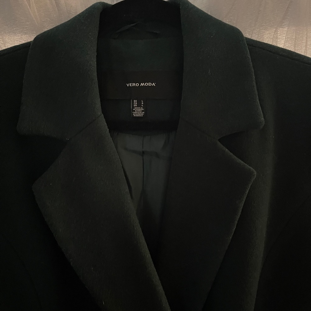 Vera moda green coat.